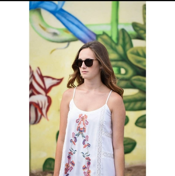 LAST (M) Tassels & Lace embroidered strappy dress - Picture 4 of 4